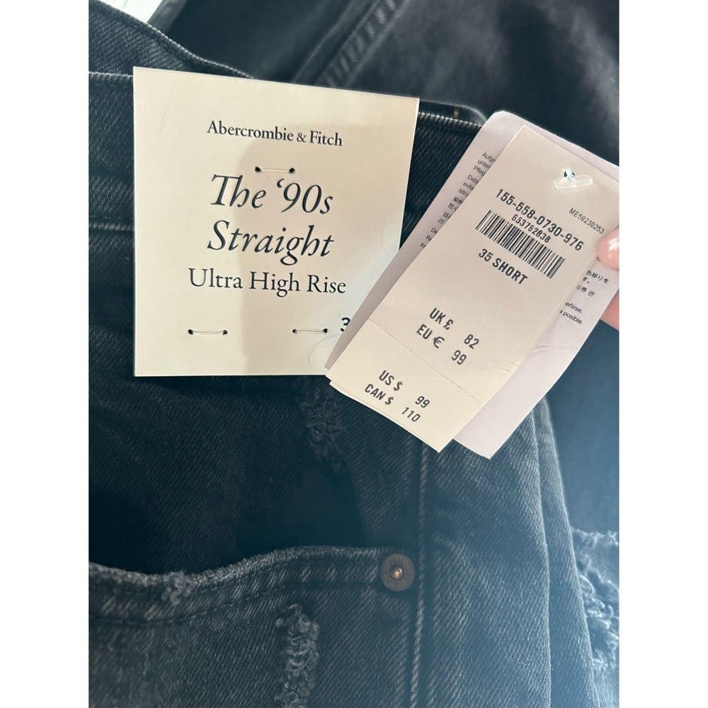 The 90’s Straight Ultra High Rise Jeans. Abercrombie size 35 SHORT